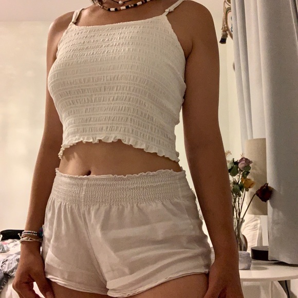 ⭐️BRANDY MELVILLE WHITE TOP - Picture 4 of 4